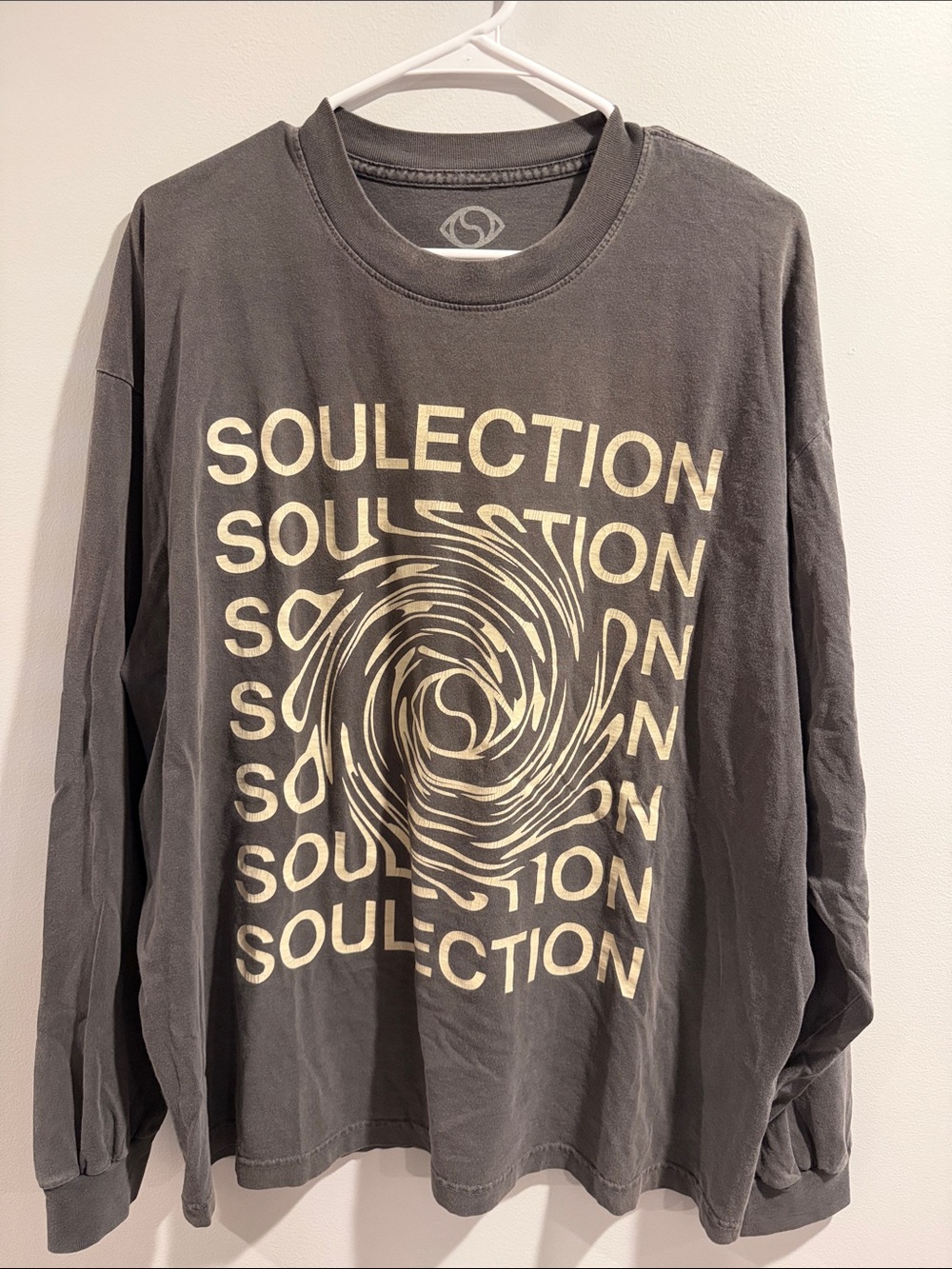 SOULECTION Men's Long Sleeve Graphic Tee - Charcoal XL